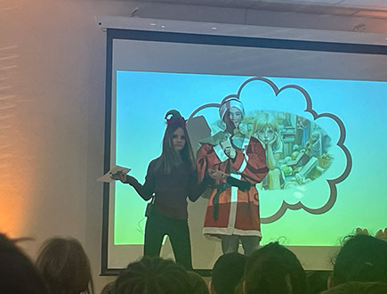 Schüler auf der Bühne - gem. Weihnachtsfeier